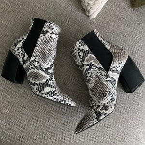 Snake bootie